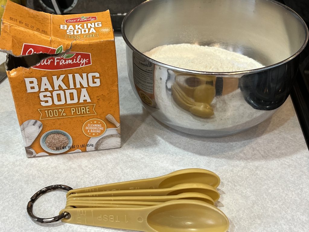 baking soda and measuring spoons
