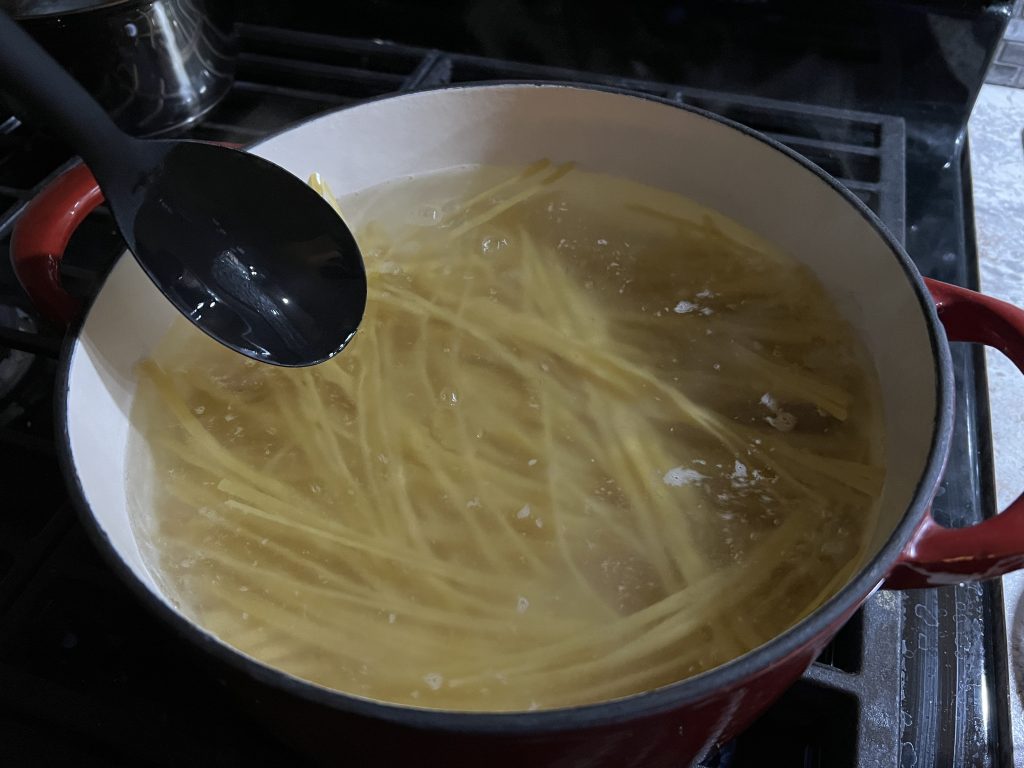 pasta boiling for chicken alfredo recipe